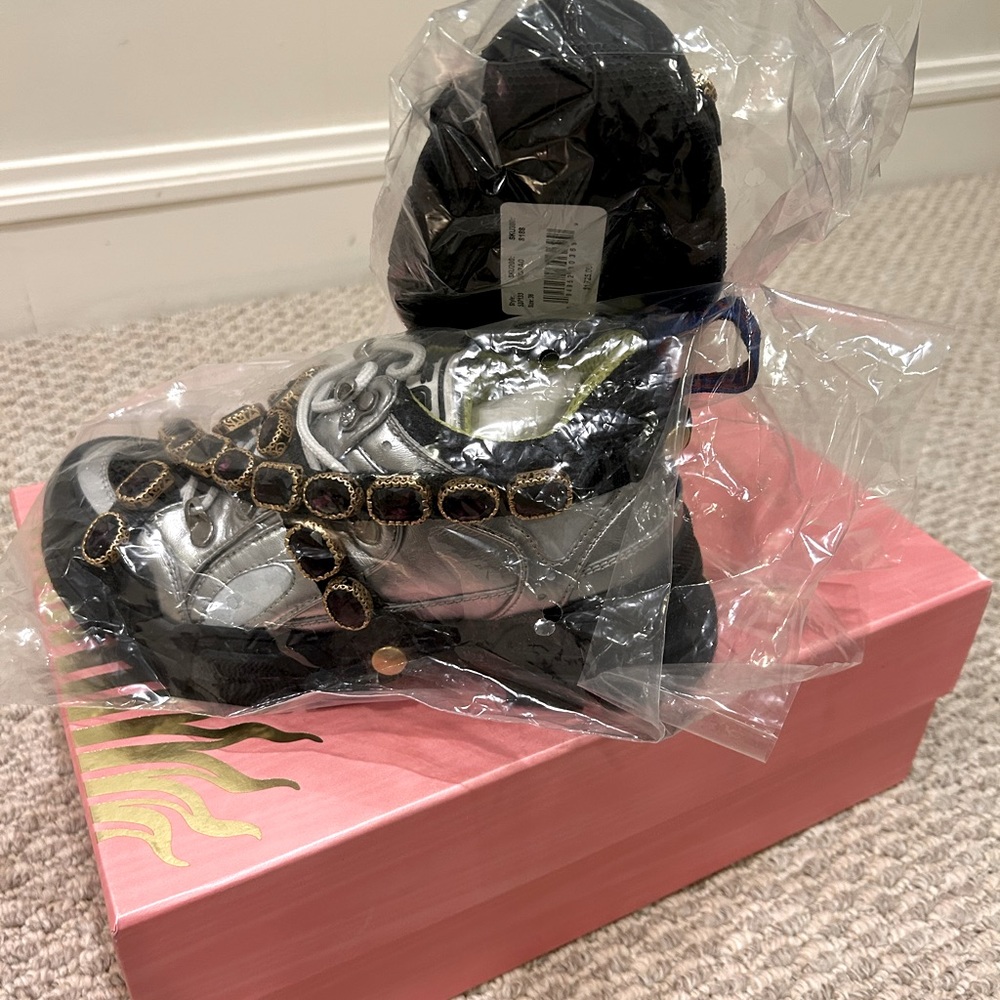 New Women’s Size 36 Gucci Sneakers, Comes With Everything Shown, $1725 Retail